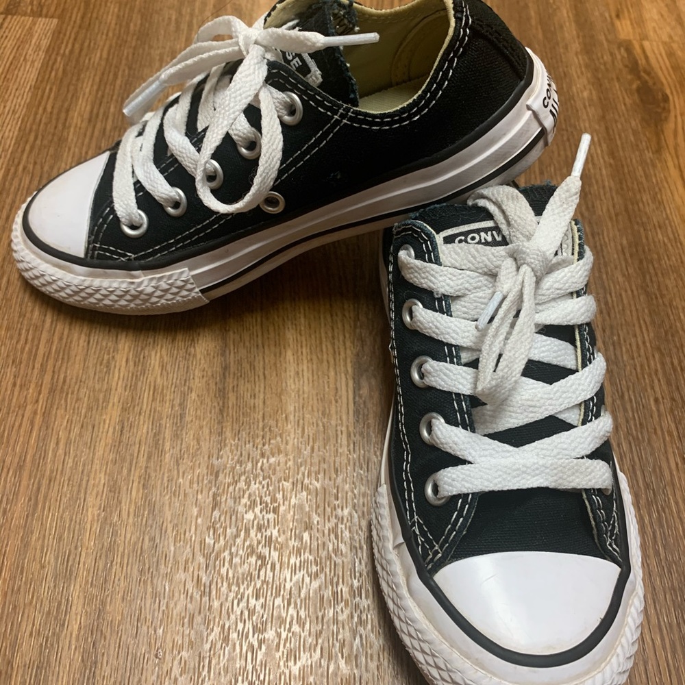 Like new converse all stars